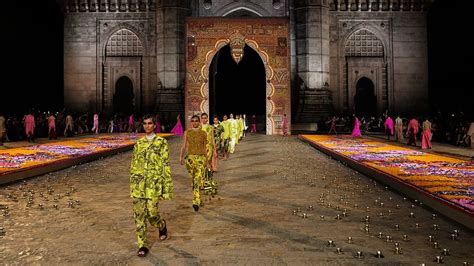 mumbai dior fashion show|Dior’s landmark Mumbai show signals India’s growing luxury status .